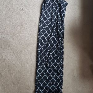 Black and white infinity scarf